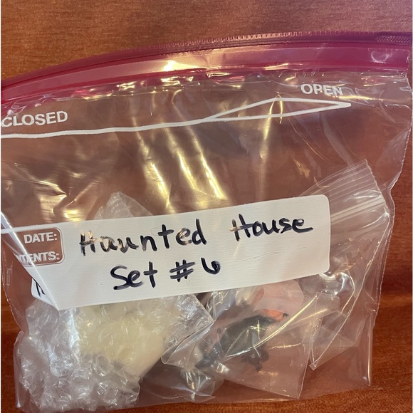 Halloween Haunted House Mini Miniatures Set (#6) - Picture 9 of 9